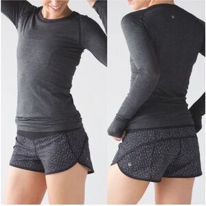 Lululemon Speed Shorts Manifesto Pinstripe
Black White Black 8